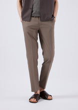 Load image into Gallery viewer, TCR2210223-84 Airy two way stretch seersucker easy slim fit