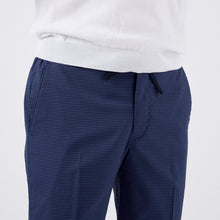 Load image into Gallery viewer, TCR2210223-36 Airy two way stretch seersucker easy slim fit