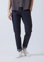 Load image into Gallery viewer, TCR2410212-39 Red selvedged 10 oz denim new straight fit