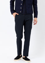 Load image into Gallery viewer, TCR2210223-39 Airy two way stretch seersucker easy slim fit