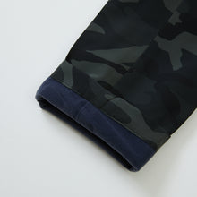 Load image into Gallery viewer, TCR2330237-48 Camouflage on 60/40 cloth full lined easy,  Cease fire !
