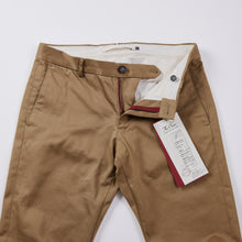 Load image into Gallery viewer, TCR2530202-85 Selvedged west point, vintage straight fit
