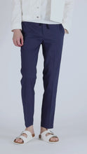 Load and play video in Gallery viewer, TCR2210223-36 Airy two way stretch seersucker easy slim fit
