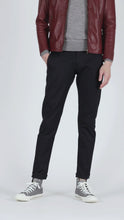 Load and play video in Gallery viewer, TCR2530202-39 Selvedged west point, vintage straight fit
